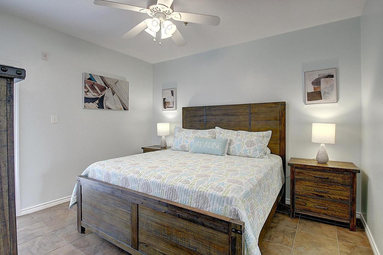 Shorts Story Apartment Port Aransas Exterior photo